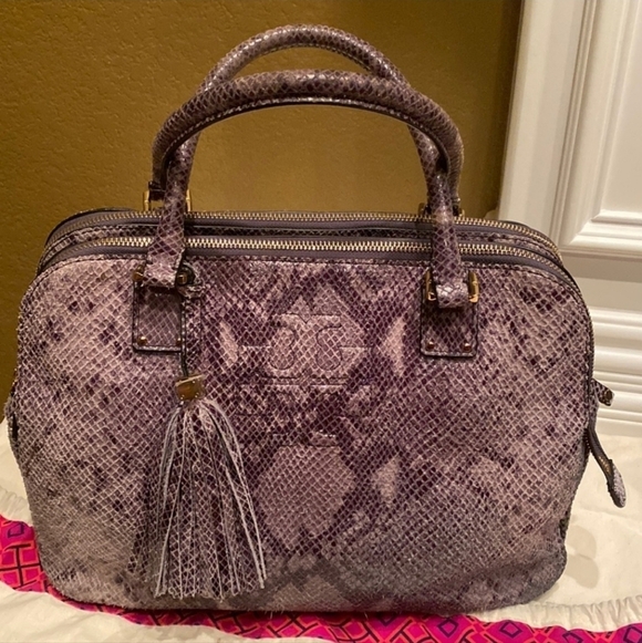 🔹️Tory Burch🔹️ THEA Tripple zip Python satchel Purse w/ tory dustbag 🐍 ✨️🩶 - Picture 2 of 4